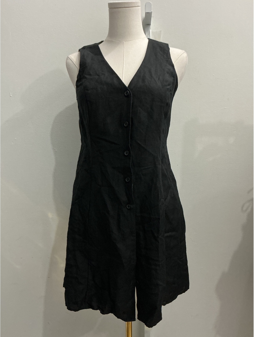 ON 34TH Black Linen Sleeveless v-neck Button Front Dress